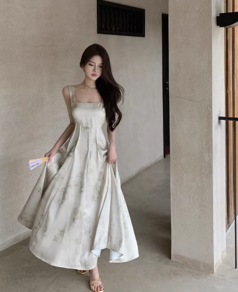Fashion White Women‘s Dress S439