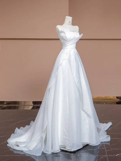 White strapless, fitted waist, long, elegant ball gown/bridal dress R8323