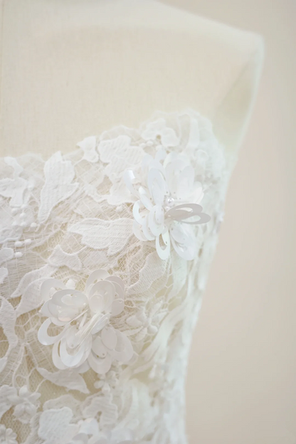 White lace floral print fitted midi ball gown/bridal dress R8500