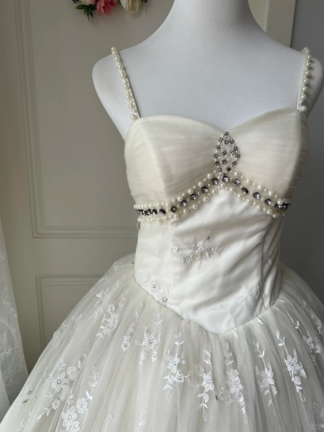 Vintage White Halter-neck Pearl Lace Tulle Ball Gown Evening Dress  cc5351