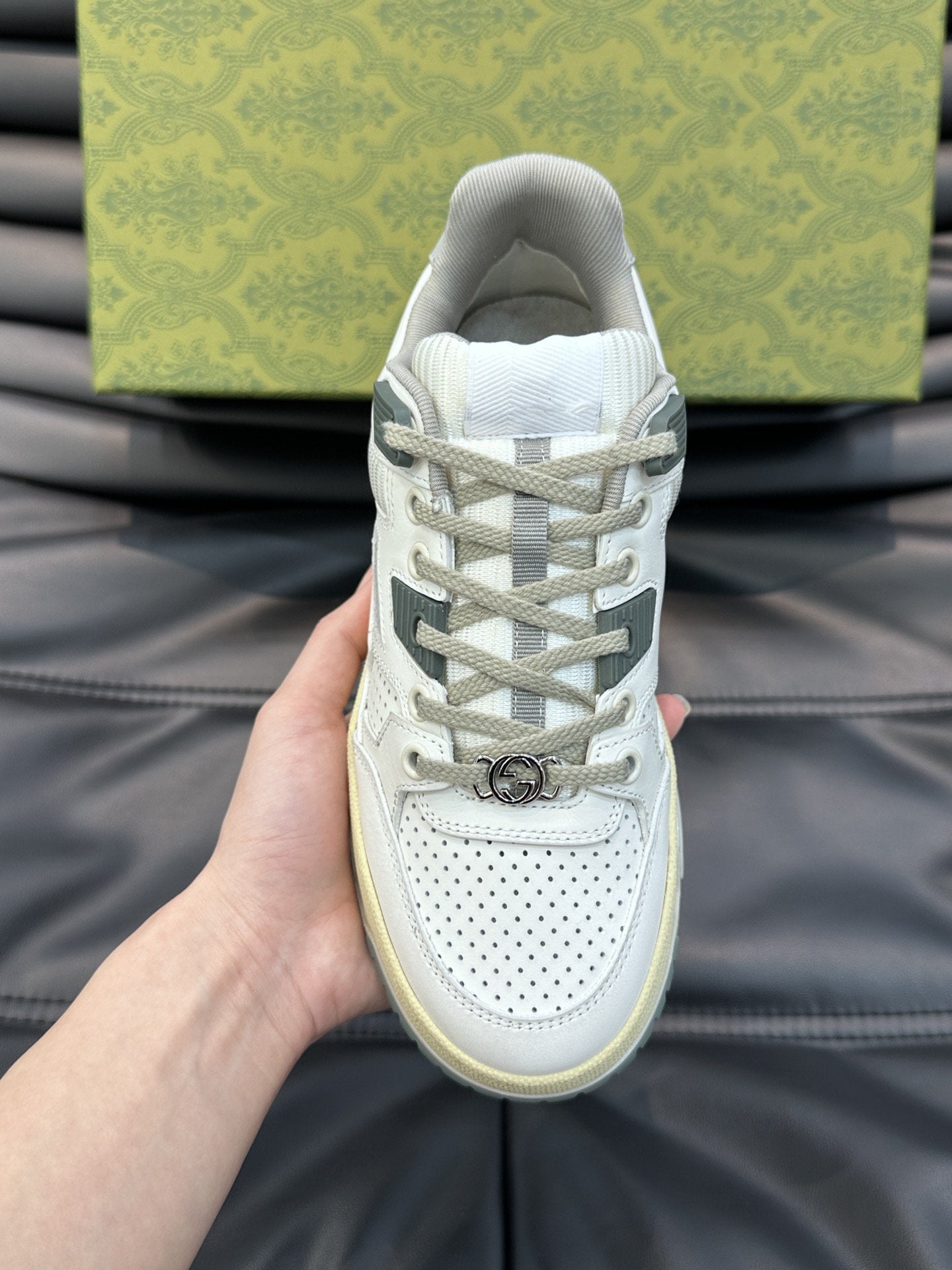 GG WHITE GREY DISTRESSED EFFECT