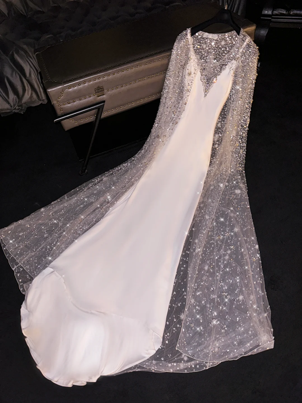 White halter-neck, fitted, sexy long ball gown/bridal dress R8752