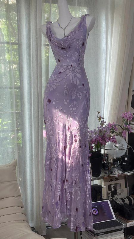 Light purple halter neck, fitted waist, bodycon long ball gown R7622