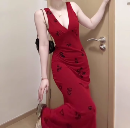 Retro V-neck red suspender dress sexy waist temperament hip fishtail long skirt R0712