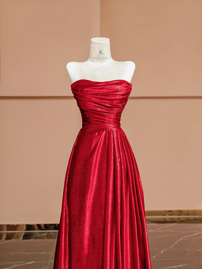 Red strapless, fitted waist, elegant long ball gown/bridal dress R8388