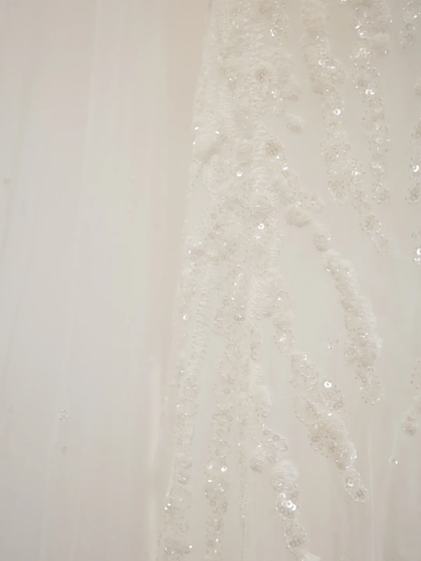 White fitted sequined long ball gown/bridal dress R8503