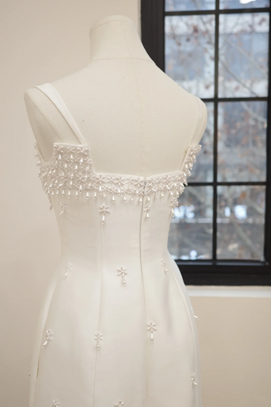 White halter-neck, fitted, elegant midi-length ball gown/bridal dress R8504