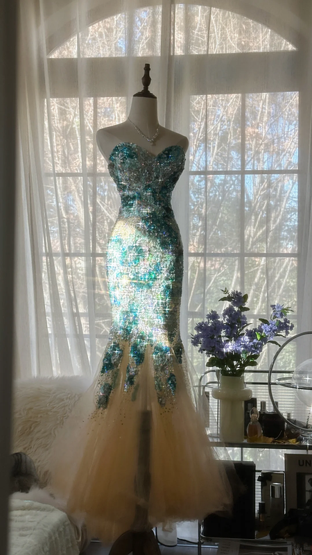 Light blue sequined strapless fitted waist bodycon fishtail long ball gown R7705