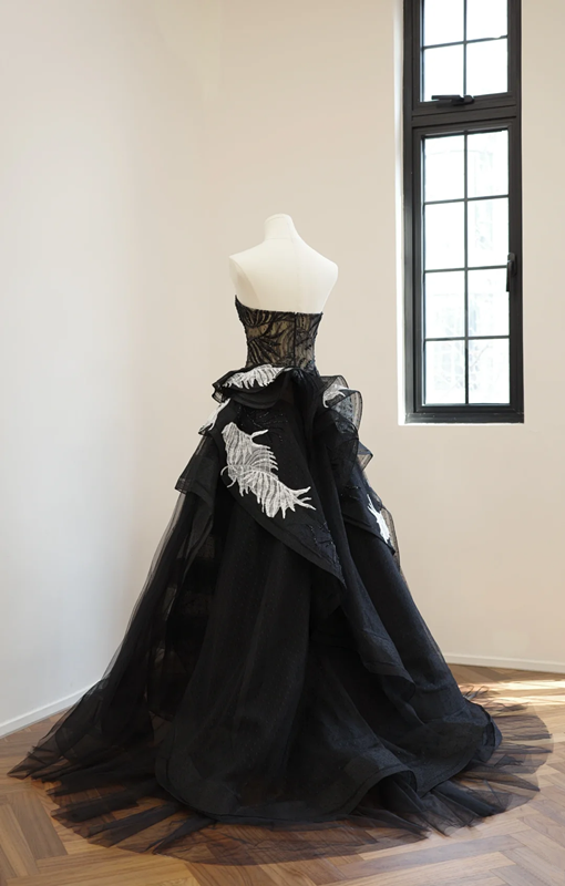 Black strapless lace dress with a fitted waist and full skirt, long ball gown R8541
