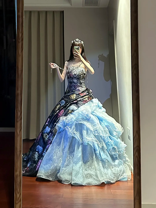 Black retro-style strapless, fitted waist ball gown with light blue tulle skirt R8634
