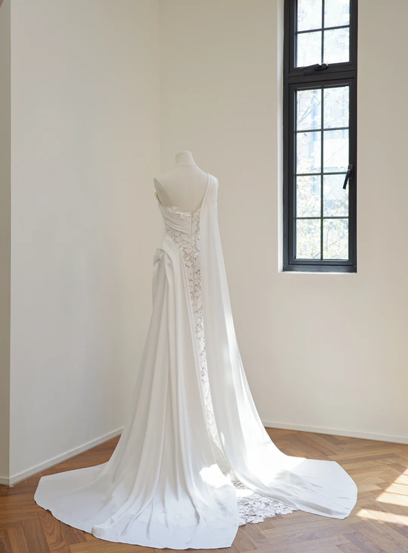 White one-shoulder design, fitted waist, sexy lace long ball gown, bridal gown R8506