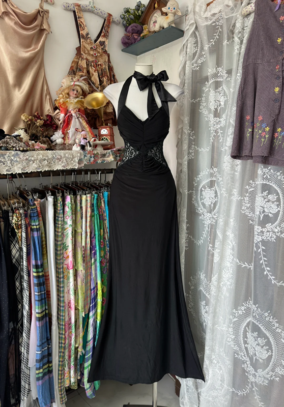 Black halter-neck, fitted, bodycon fishtail gown, ball gown R6311