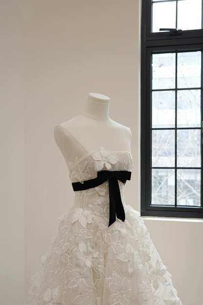 White lace strapless fitted waist floor-length ball gown/bridal dress R8543