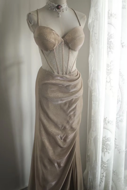 Champagne-colored halter-neck fishtail top, fitted long ball gown R6752