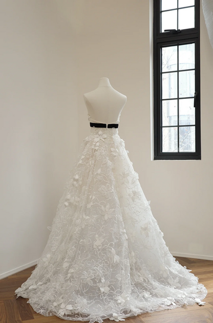 White lace strapless fitted waist floor-length ball gown/bridal dress R8543