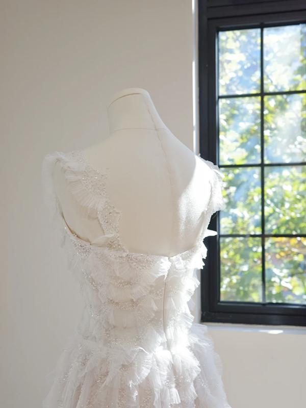 White halter-neck fitted long ball gown/bridal dress R8447