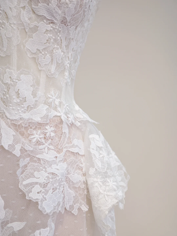 White strapless, fitted waist, lace floral sexy long ball gown, bridal dress R8483