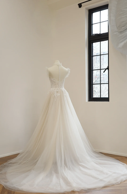 White lace fitted waist long ball gown/bridal dress R8544