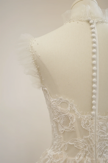White lace fitted waist long ball gown/bridal dress R8544