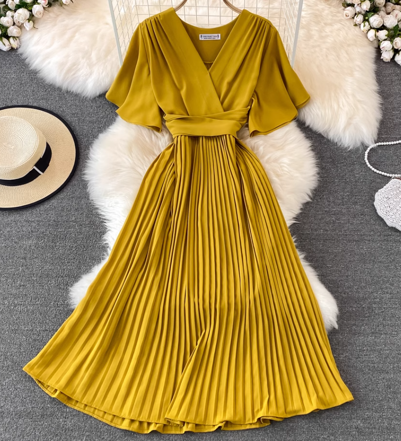 2025 new V-neck short-sleeved dress slim fit temperament waist tie big swing pleated long skirt R0345