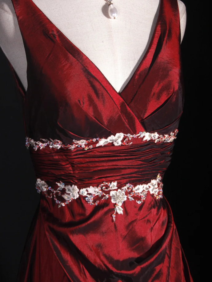 Vintage Burgundy V Neck Satin Embroidery Floral Mermaid Long Wedding Guest Dress Formal Birthday Evening Gown