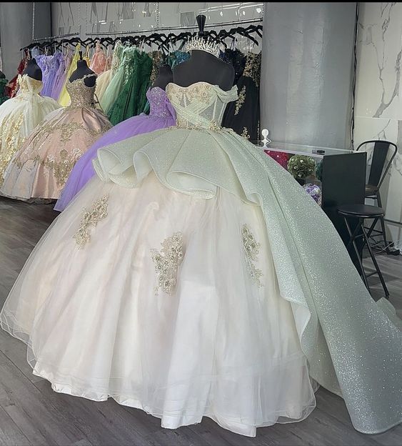 Luxury Quinceanera Dresses Applique Corset Ball Gown Prom Sweet 16 Dress
