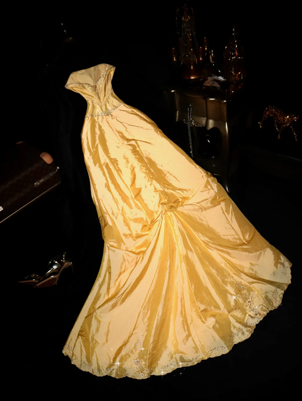Gold strapless cinched waist ball gown R6966