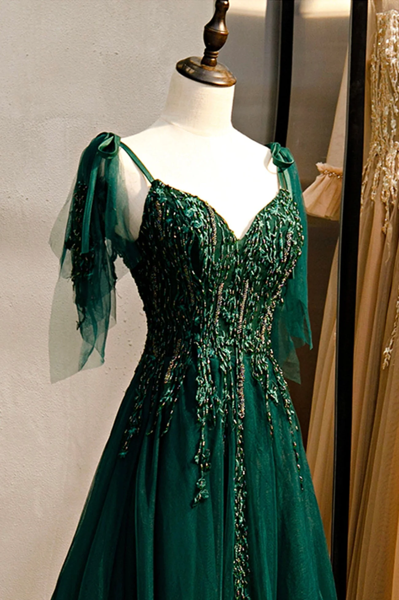 Green V-Neck Lace Long Prom Dress, A-Line Spaghetti Straps Evening Dress MD7254