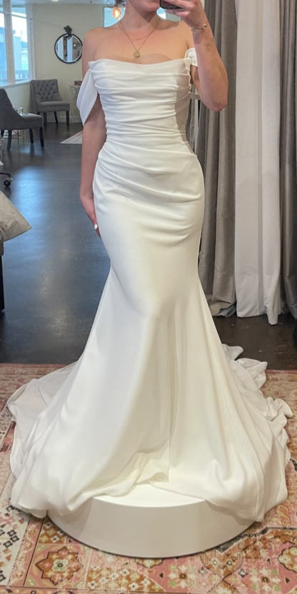 Off Shoulder Mermaid White Long Wedding Dresses Long Bridal Gown      S7158