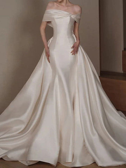 Luxury Satin A Line Wedding Dress Boat Neck Sleeveless Off Shoulder Bridal Gown