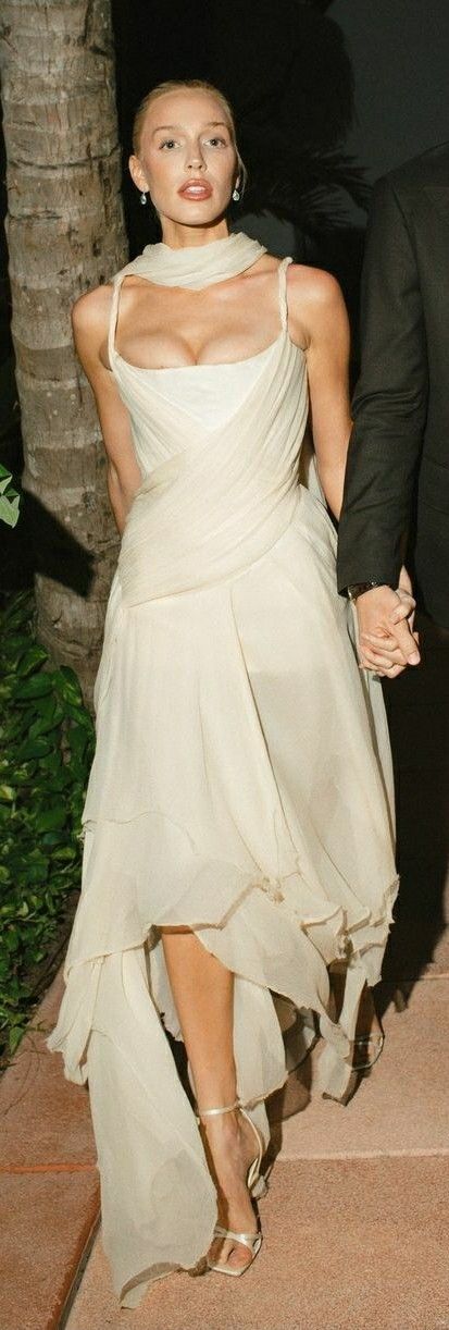 Boho Chiffon Bridal Gown Spaghetti Straps A Line Sleeveless Ruffles Bridal Dress Wedding Party Dress