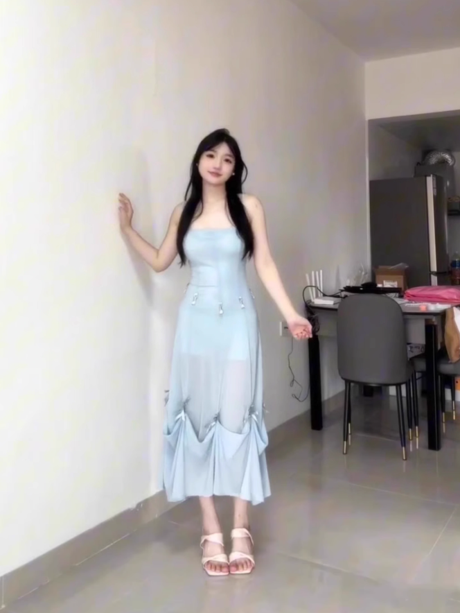 One dress with multiple wears Blue bow suspender dress Gentle temperament waist A-line long skirt R0464