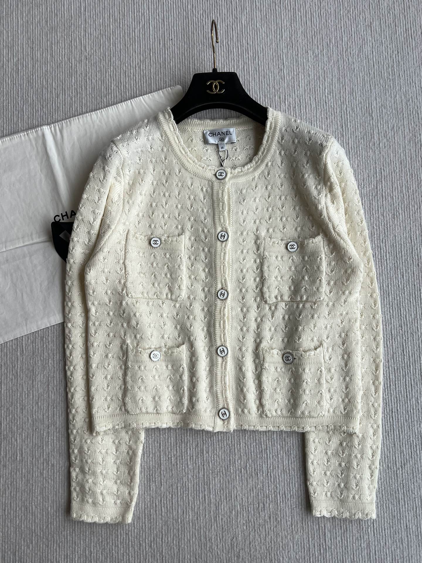 Chanel 25P Cardigan Beige Cashmere 220196