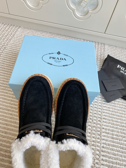 Prada Chukka Boots Black Suede White Shearing 564160