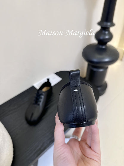 Maison Margiela Split-Toe Black Mary Jane Flat in Sheepskin 580461