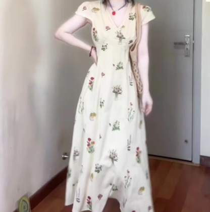 Retro v-neck floral dress 2025 new gentle temperament waist a-line long skirt R0747