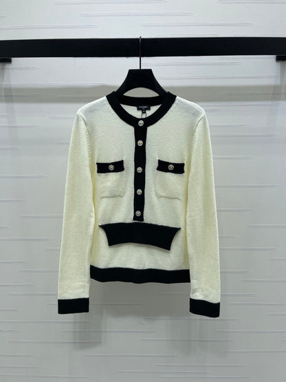 CC 25F Round-Neck Knitted Long-Sleeved Cardigan White Wool