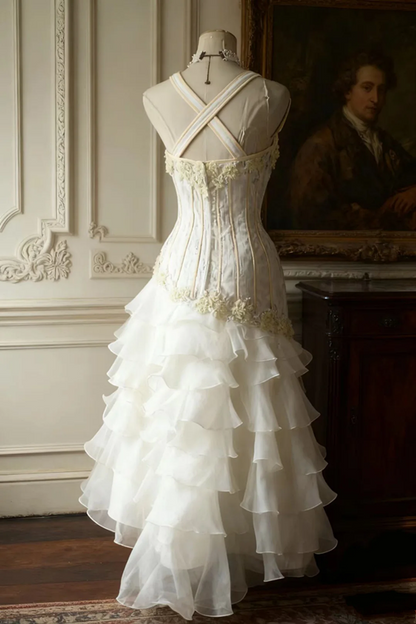 White halter neck, fitted waist, slim-fitting floral tiered skirt, mid-length ball gown R6718