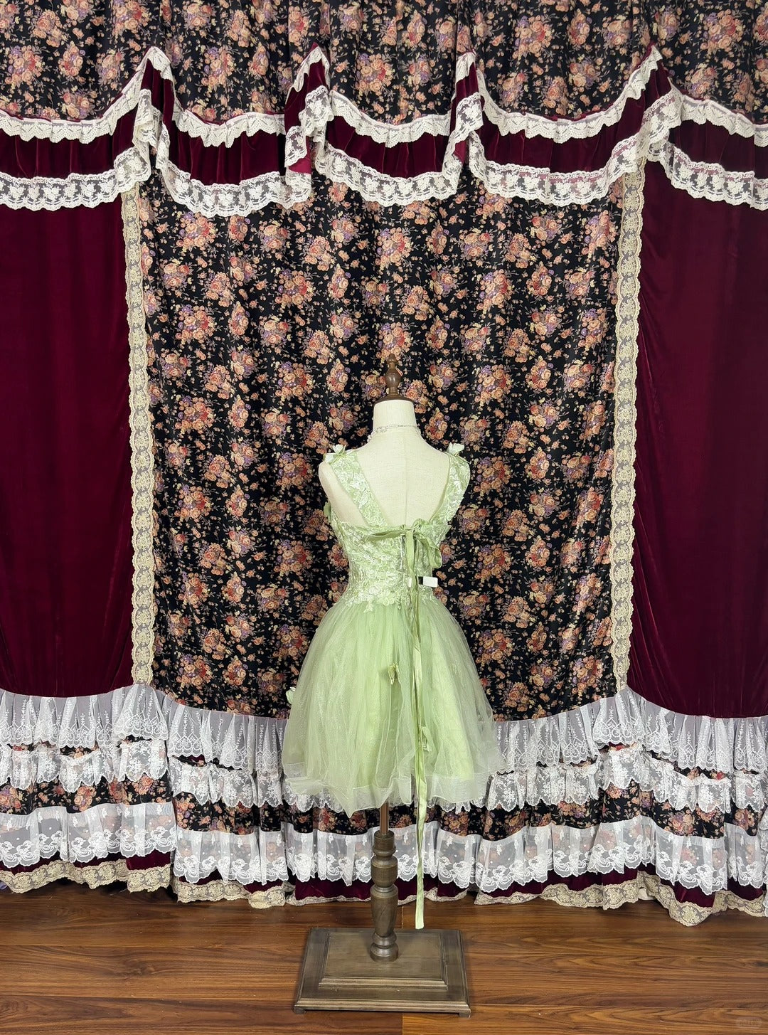 Chic Homecoming Dress Sheer Straps Lace Applique Prom Dress Back to School Outfits Party Dress  D6125