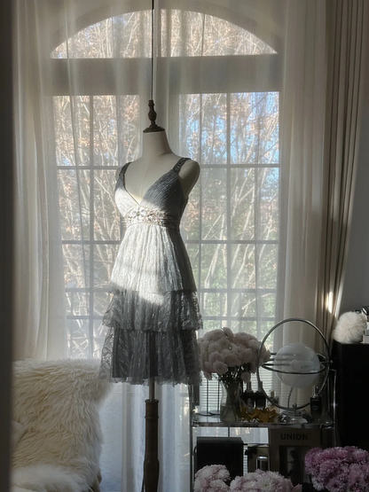 Light gray halter-neck low-cut fitted waist tiered skirt short ball gown R7714
