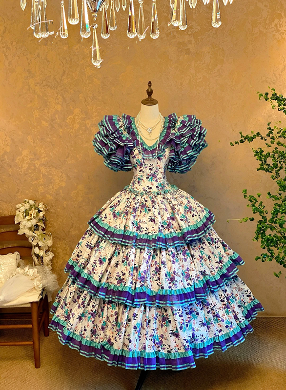 Purple Floral Print V-neck Waist-Cinched Tiered Skirt Ball Gown, Bridal Gown R7364