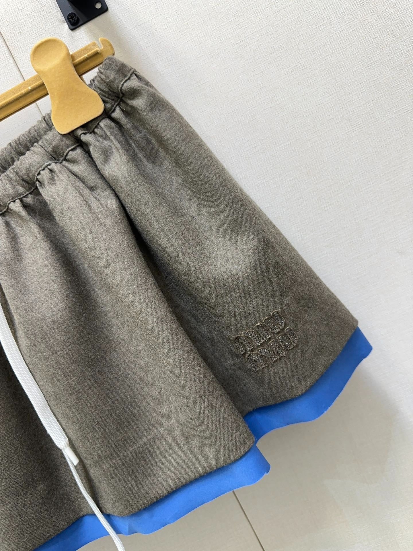 MIUMIU SHORT SKIRT STYLE 37