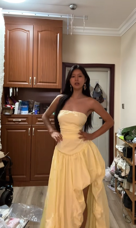 Light yellow strapless fitted waist slim-fitting slit sexy long ball gown R7598