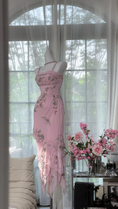 Light pink halter-neck rhinestone-embellished fitted waist bodycon sexy long ball gown R7636