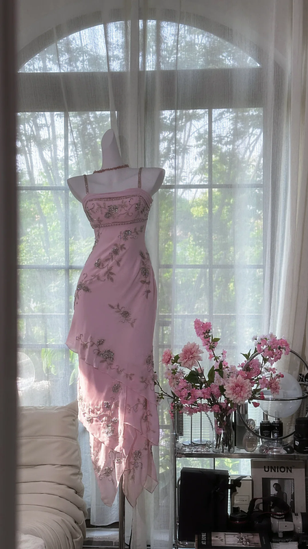 Light pink halter-neck rhinestone-embellished fitted waist bodycon sexy long ball gown R7636