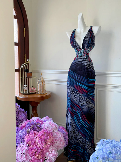 Blue halter neck design, printed, fitted long ball gown R6882