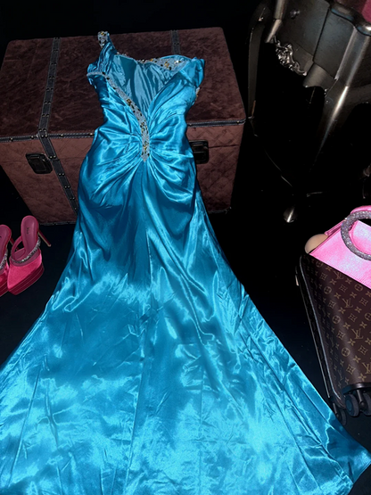 Lake blue one-shoulder fitted waist slim-fit pleated long ball gown R7042