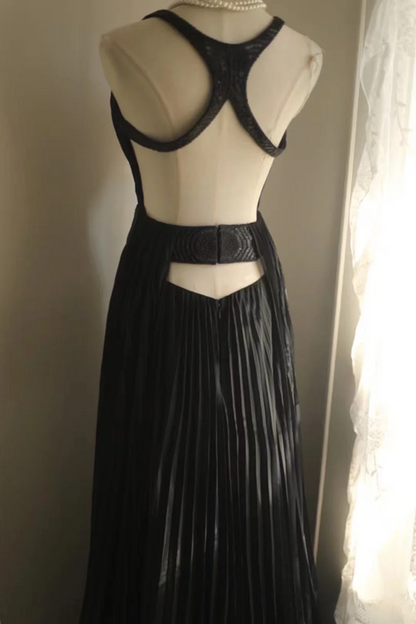 Black halter-neck fitted long ball gown R6803