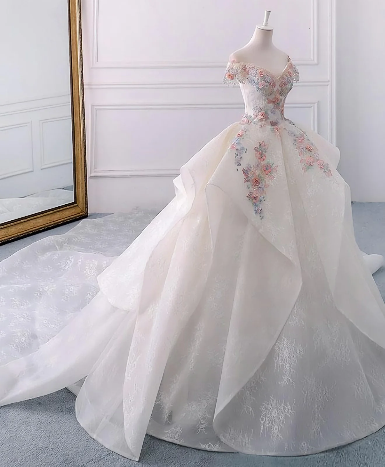Stunning Off The Shoulder Flower Ball Gown Lace Wedding Dress Y1145