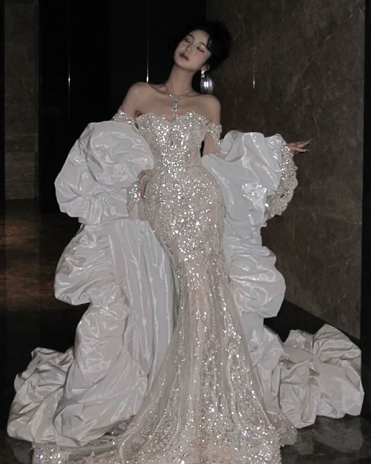 Gorgeous Off The Shoulder Tulle Lace Mermaid Long Wedding Dress Formal Bridal Dress With Cape D1977